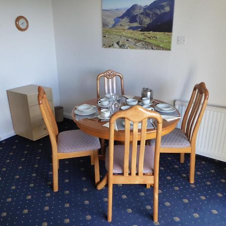 Plas Heulog Holiday Accommodation 兰韦尔弗亨 外观 照片