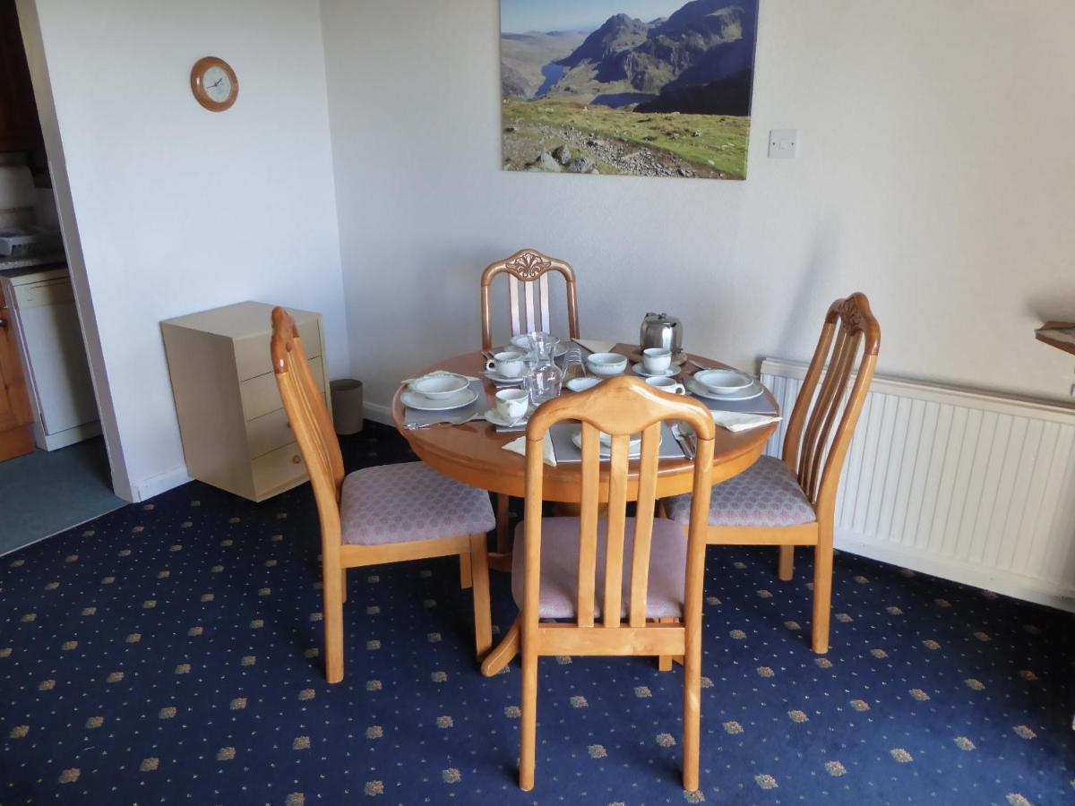 Plas Heulog Holiday Accommodation 兰韦尔弗亨 外观 照片